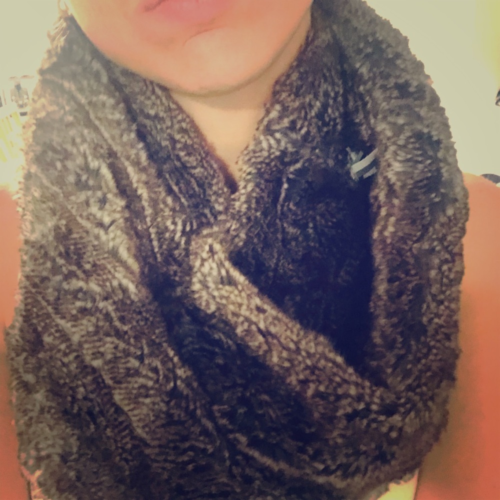 Faux fur scarf 🧣